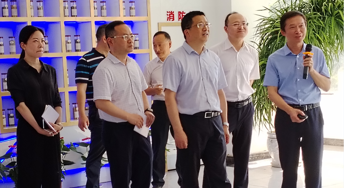 四川證監局黨委書記、局長唐理斌一行來公司調研